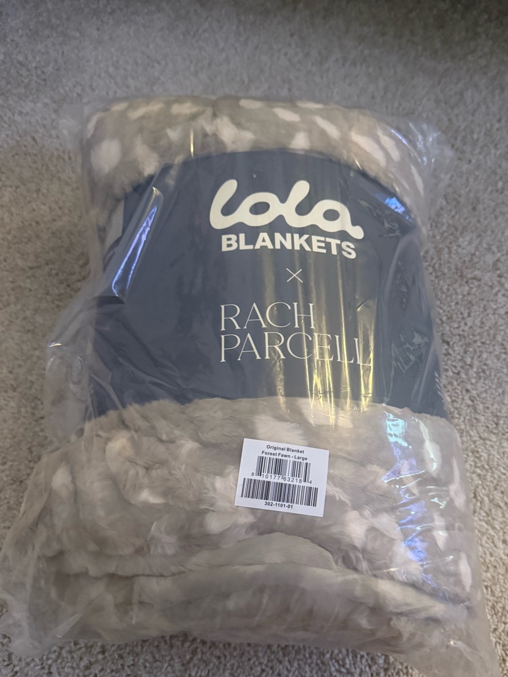 Lola blanket in size large brand new in forest fawn